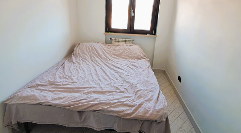 attico-loft-cecchina-camera-pagliarella-immobiliare