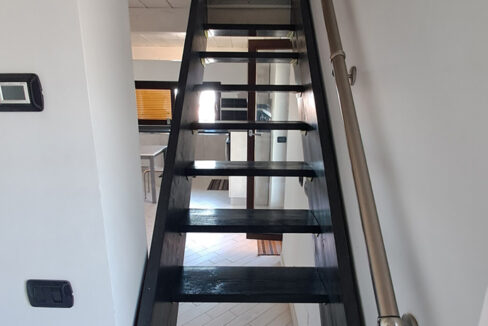 attico-loft-cecchina-scala-pagliarella-immobiliare