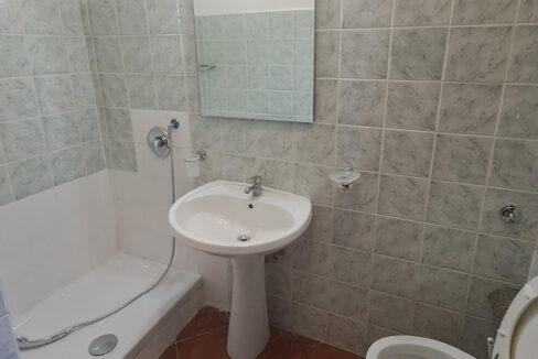 terratetto-giuliano-di-roma-bagno-C-pagliarella-immobiliare