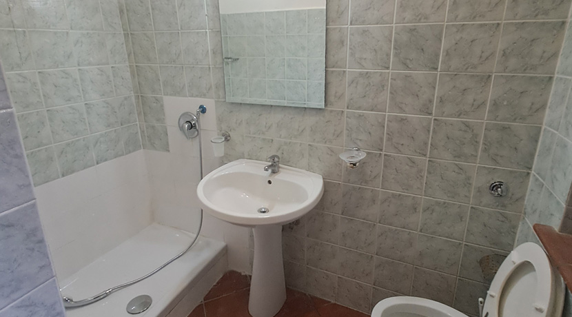 terratetto-giuliano-di-roma-bagno-C-pagliarella-immobiliare