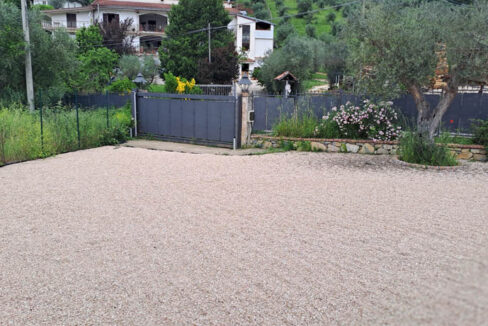 terratetto-giuliano-di-roma-cancello-ingresso-pagliarella-immobiliare