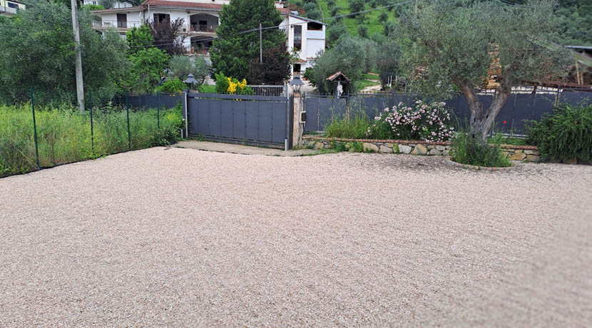 terratetto-giuliano-di-roma-cancello-ingresso-pagliarella-immobiliare