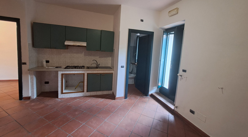 terratetto-giuliano-di-roma-cucina-B-pagliarella-immobiliare