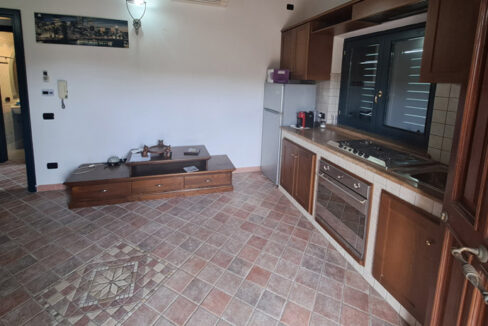 terratetto-giuliano-di-roma-cucina-C-pagliarella-immobiliare