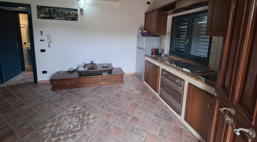 terratetto-giuliano-di-roma-cucina-C-pagliarella-immobiliare